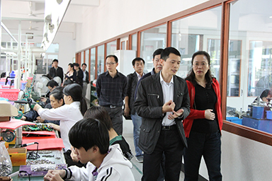 福建省委統(tǒng)戰(zhàn)部副部長、省工商聯黨組書記王玲視察虹潤公司